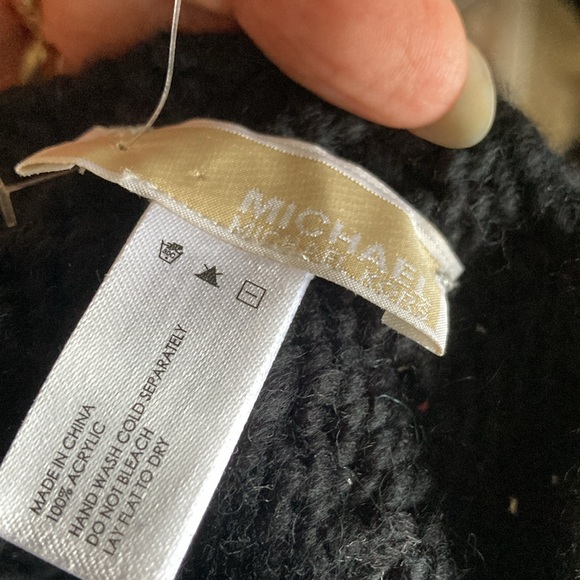 Michael Kors Black Infinity Scarf NWOT - Picture 4 of 4